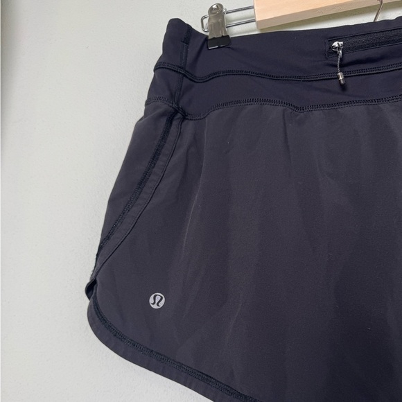 Lululemon Groovy Run Short in Black Size 8 - Picture 8 of 11